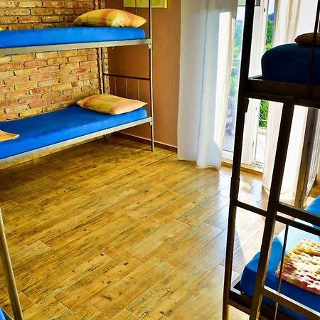 Hostel Anton Тиват Екстериор снимка