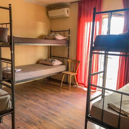 Hostel Anton Тиват Екстериор снимка