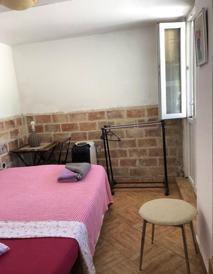 Hostel Anton Тиват Екстериор снимка