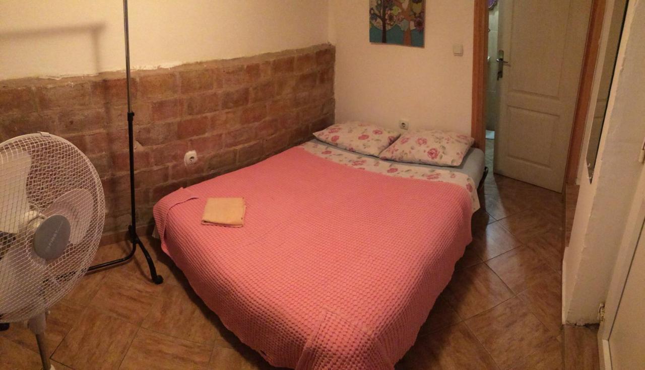 Hostel Anton Тиват Екстериор снимка
