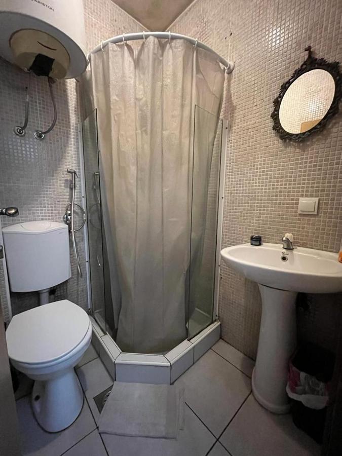 Hostel Anton Тиват Екстериор снимка