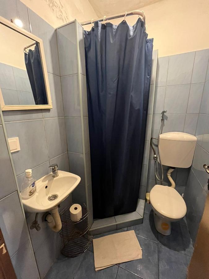Hostel Anton Тиват Екстериор снимка