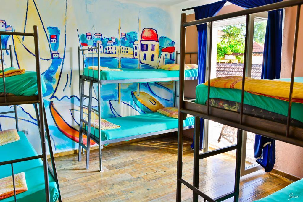 Hostel Anton Тиват Стая снимка