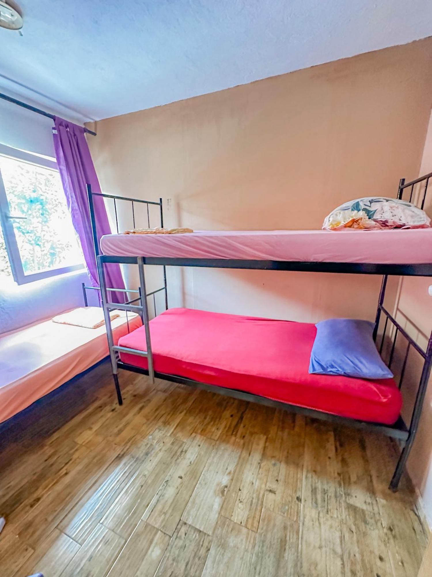 Hostel Anton Тиват Екстериор снимка