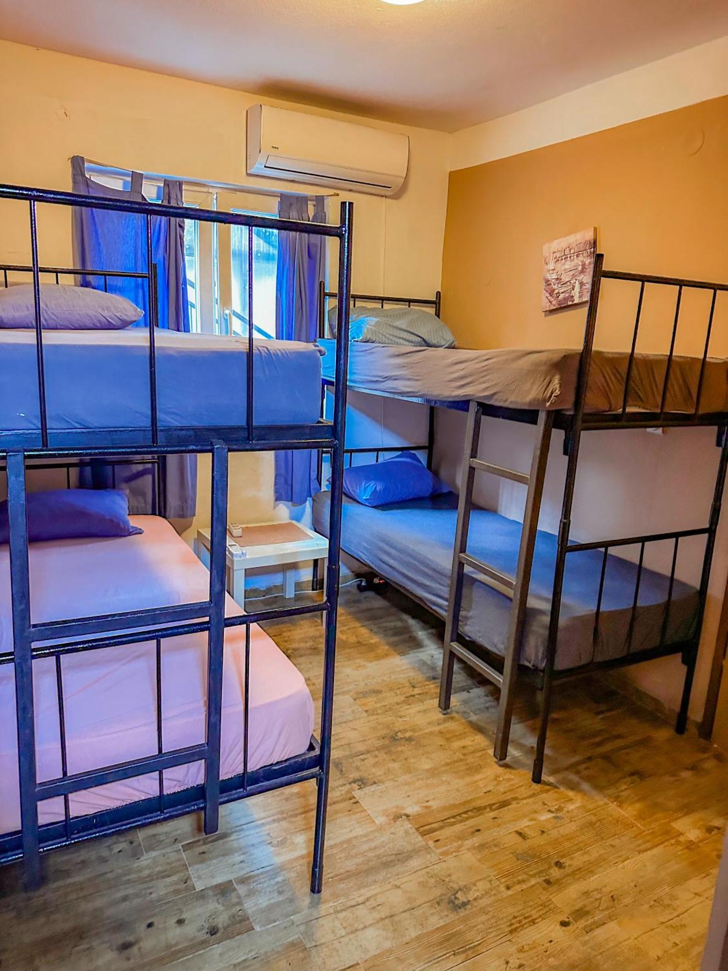 Hostel Anton Тиват Екстериор снимка