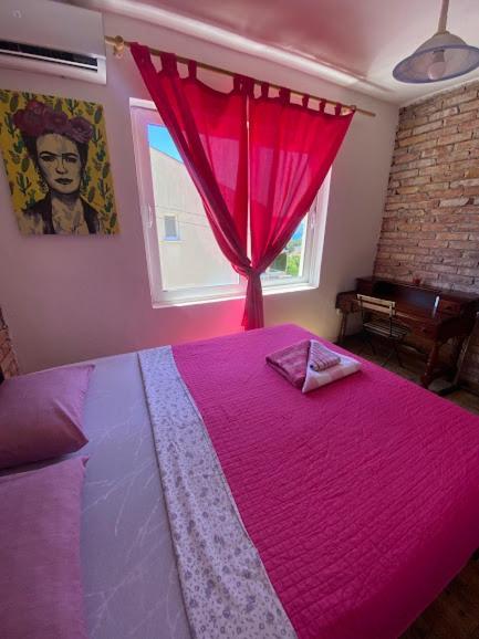 Hostel Anton Тиват Екстериор снимка