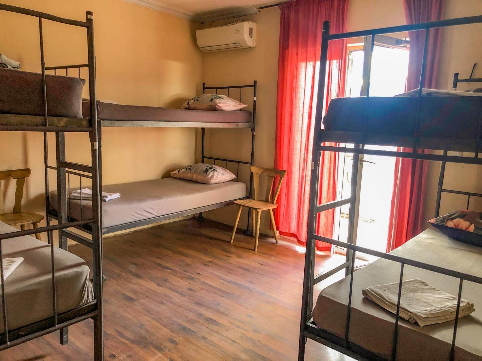 Hostel Anton Тиват Екстериор снимка