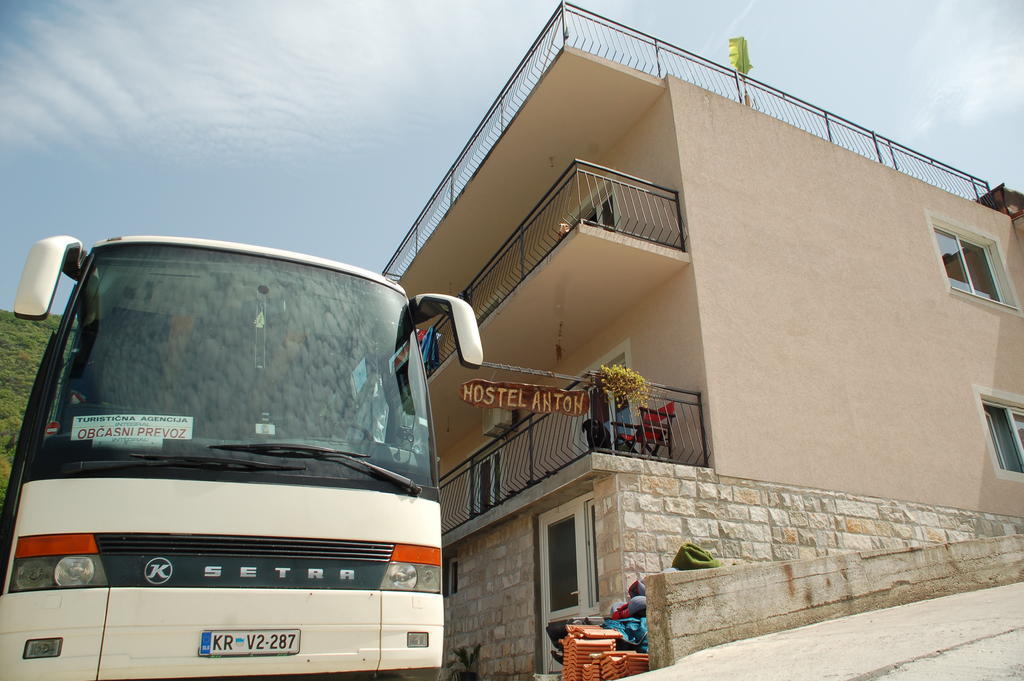 Hostel Anton Тиват Екстериор снимка
