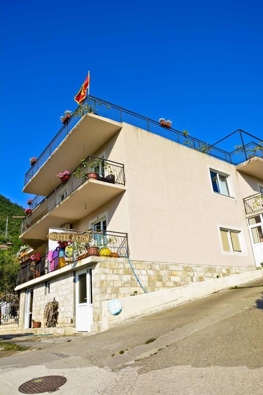 Hostel Anton Тиват Екстериор снимка