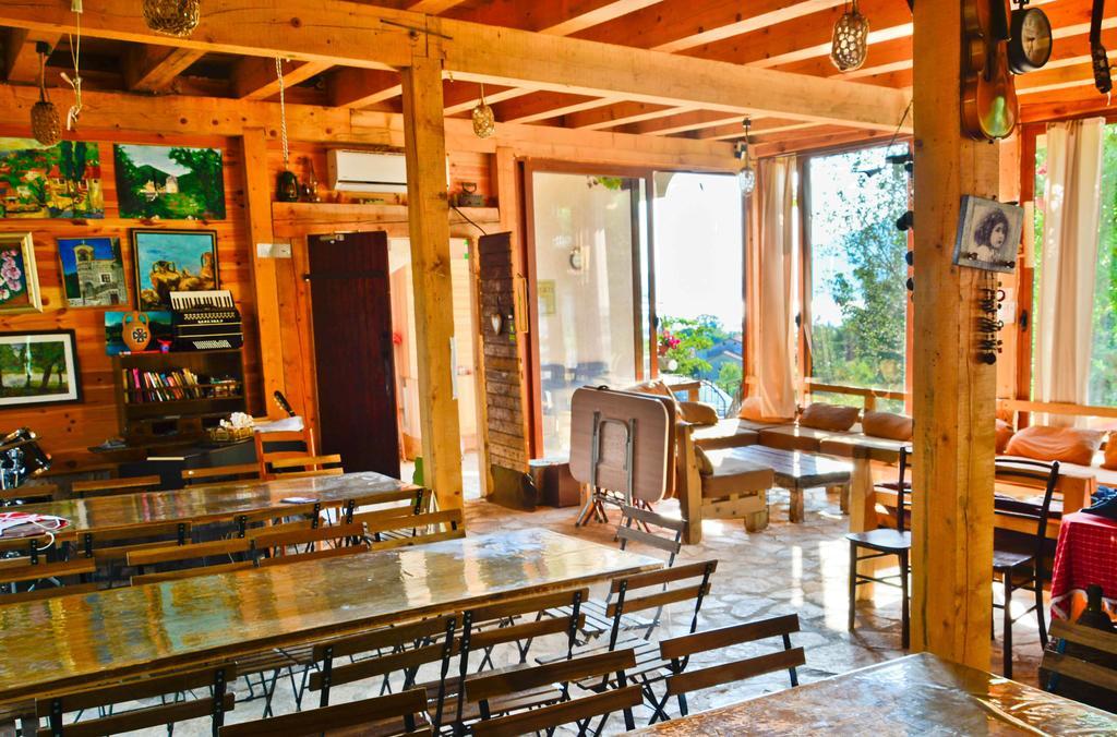 Hostel Anton Тиват Екстериор снимка