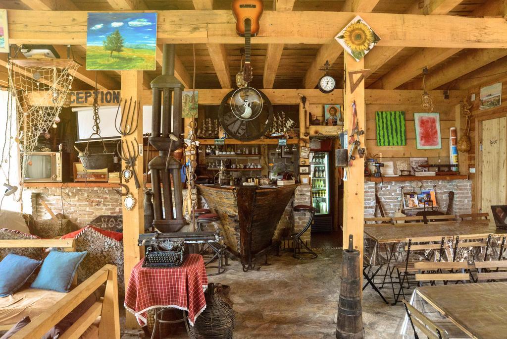 Hostel Anton Тиват Екстериор снимка